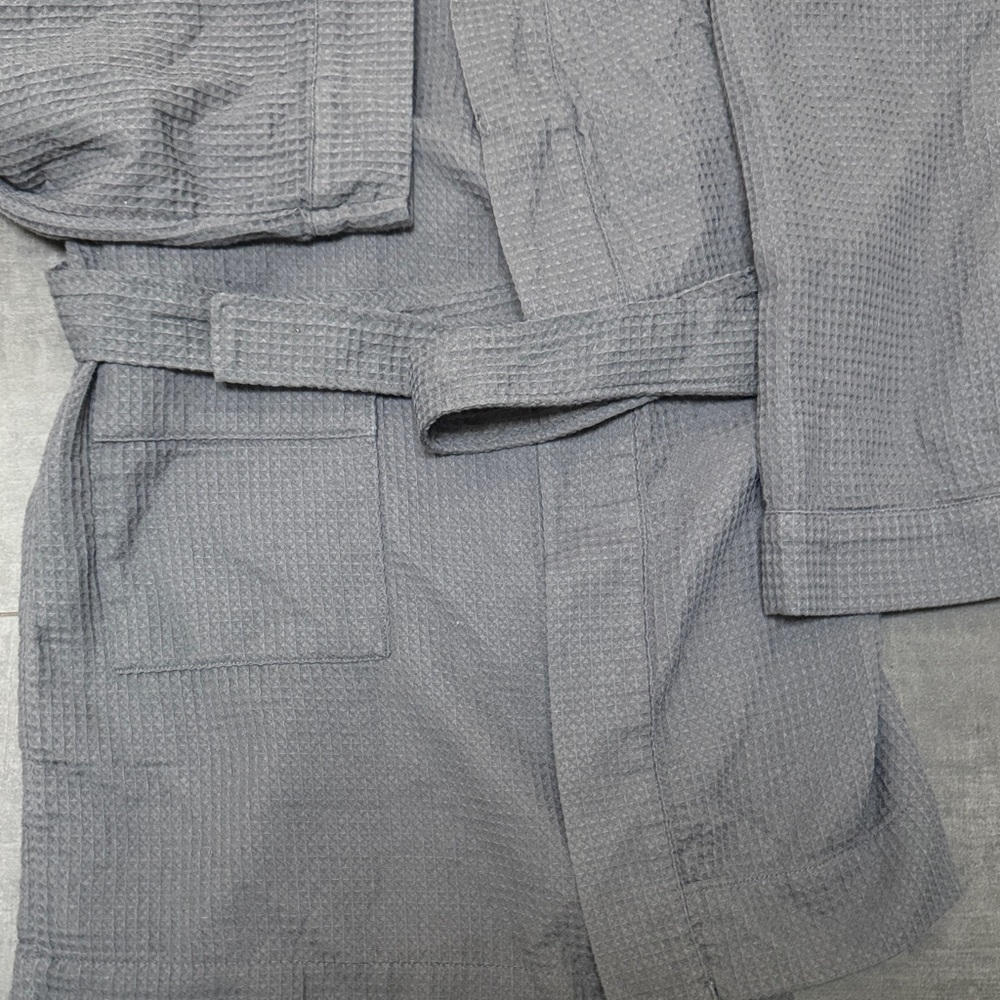 Auden Gray Waffle Robe - Picture 3 of 4